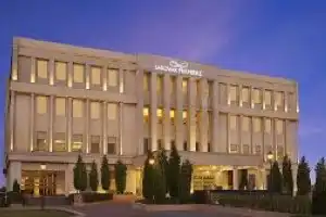 Seyfert Sarovar Premiere